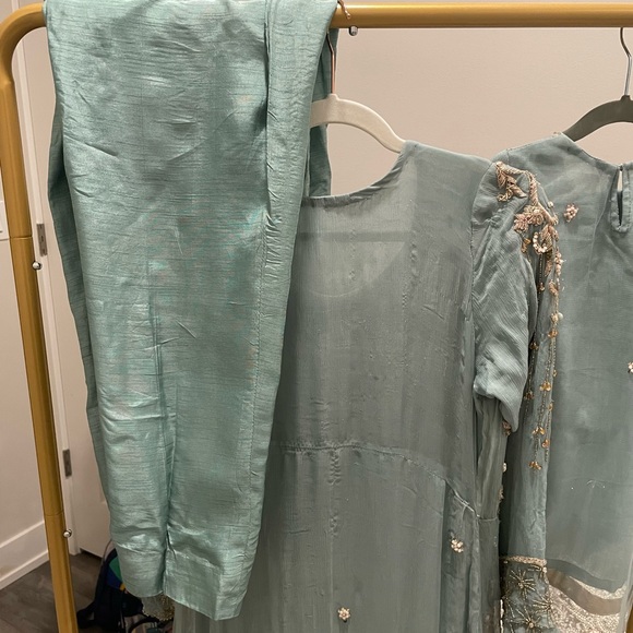 Mommy & Me Pakistani Outfits - Picture 9 of 11